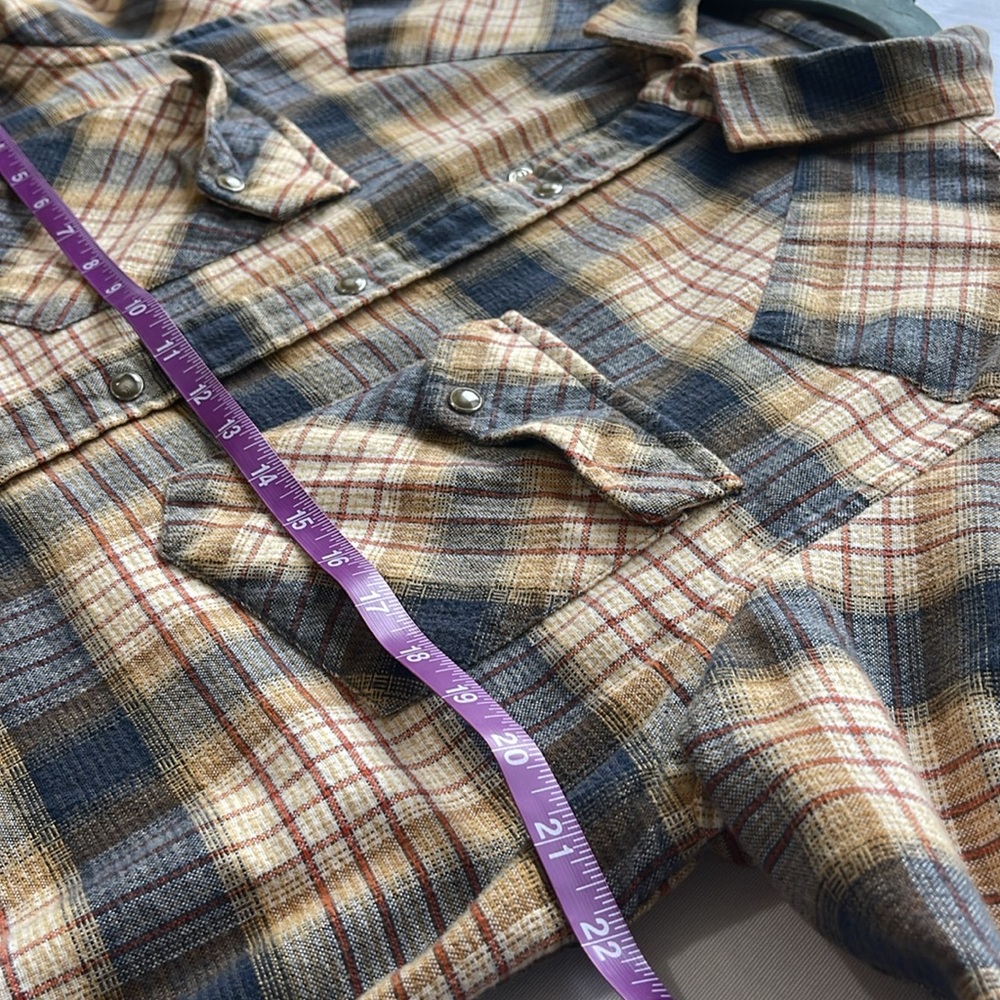 Pendleton, classic flannel, size medium, snap fro… - image 7